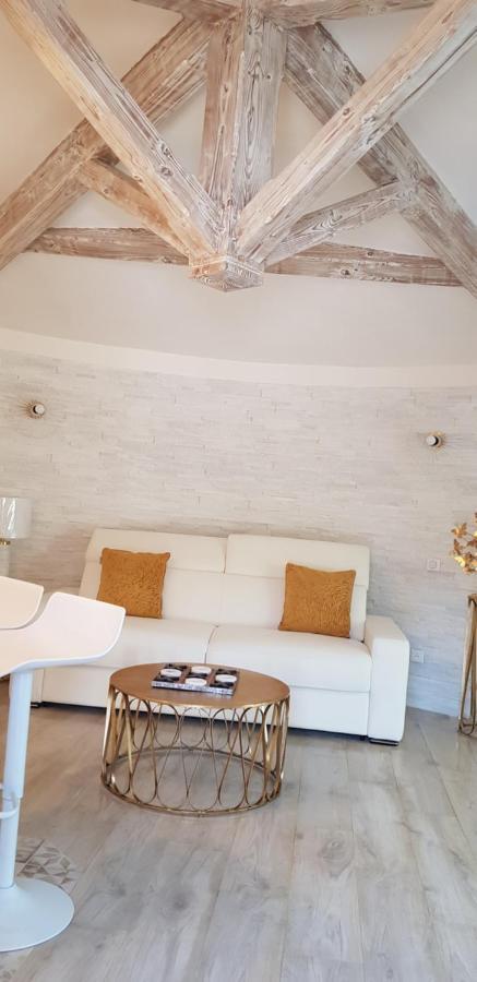 מוגין Studio Villa Chateau Currault מראה חיצוני תמונה