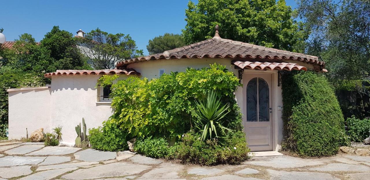 מוגין Studio Villa Chateau Currault מראה חיצוני תמונה