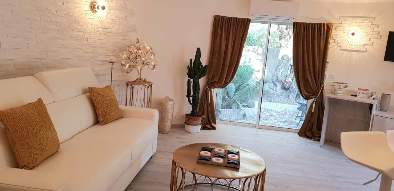 מוגין Studio Villa Chateau Currault מראה חיצוני תמונה