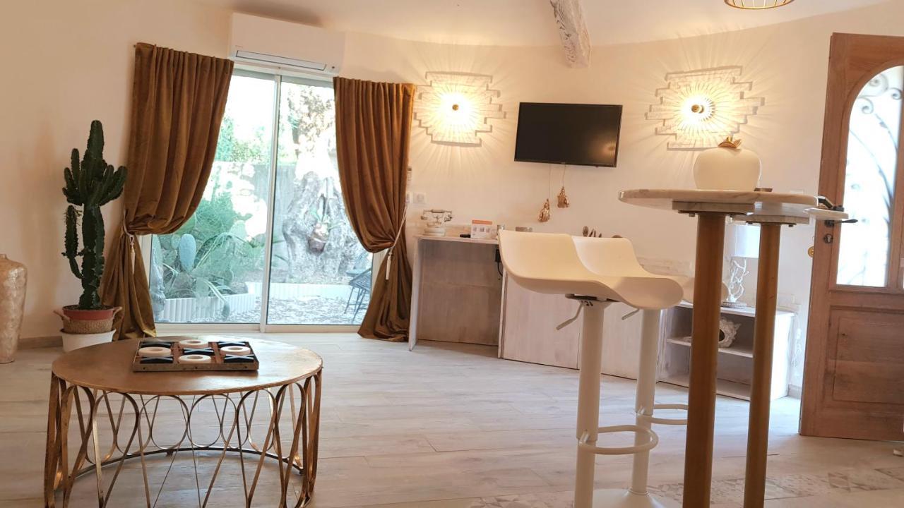 מוגין Studio Villa Chateau Currault מראה חיצוני תמונה